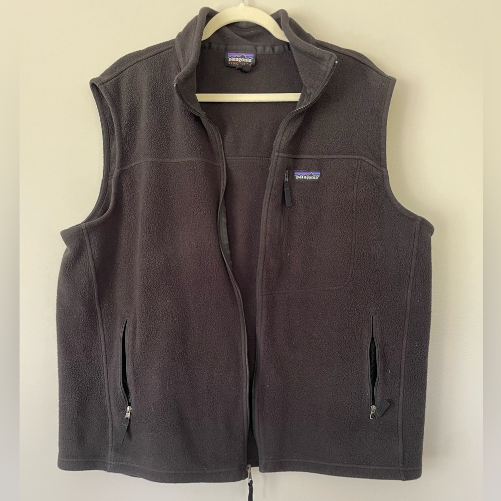 Patagonia Men's Charcoal Fleece Vest